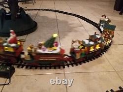 1995 New Bright G Gauge Holiday Express Animated Train Set No. 385. Tested