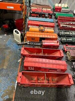 (28) Post War Lionel Trains, boxcars, O Gauge + Smaller UNTESTED PARTS READ