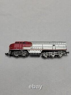 ATLAS-N Gauge-Model Train-Locomotive x2-Train Car x2-TRACK LOT OF 40-Vintage