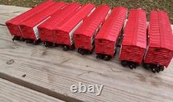 A Christmas Story model train set O gauge Lionel boxcars leg lamp red Ryder