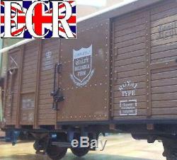 A PAIR yes 2 G SCALE 45mm GAUGE RAILWAY BOX CAR BROWN CARGO BOXCAR GARDEN TRAIN