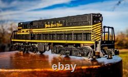 American Flyer S Gauge 6-48017 Nickel Plate Road GP-9 Diesel Locomotive Set