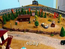 American Flyer S Gauge Layout 5' X 10' With Cabinet