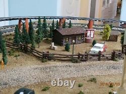 American Flyer S Gauge Layout 5' X 10' With Cabinet