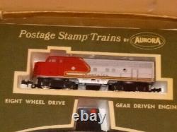 Aurora Postage Stamp Train Set N-Gauge No. 4704 (220 Santa Fe), tested & working