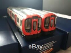 Bachmann 35-990 London Underground S stock- OO Gauge with interior lighting