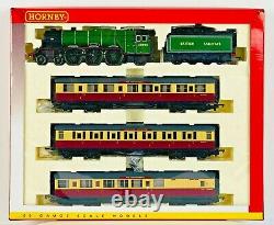Hornby 00 Gauge R2363m The Northumbrian Train Pack Fairway Loco & Coaches