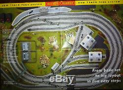 Hornby 00 Gauge R8011 Layout Trakmat with Hornby Nickel Silver Track