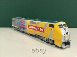 KATO N gauge P42 VIACanada #916 29-720 model train 150th anniversary logo