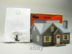 LIONEL HALLOWEEN LIGHTED HOUSE PLUG N PLAY O GAUGE train building 1929110 NEW