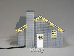 LIONEL HALLOWEEN LIGHTED HOUSE PLUG N PLAY O GAUGE train building 1929110 NEW