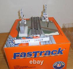 Lionel 12062 Fastrack Grade Railroad Crossing Gates Flashers O Gauge Train Bells