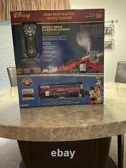 Lionel O Gauge Train Bluetooth Disney #683979 + Sub Lil Mermaid Car