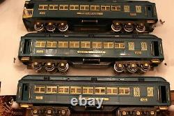 Lionel Prewar Standard Gauge Blue Comet 400E and matching cars with boxes