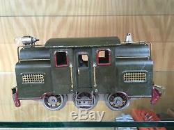 Lionel Standard Gauge 33 Dark Olive Green Six Wheel Loco with Ribbed Cars 35, 36