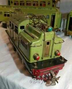 Lionel Trains Original Prewar Standard Gauge 408e Apple Green & 4 Passenger Cars