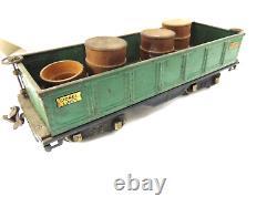 Lionel Trains standard gauge Prewar Gondola # 512 with Wood Barrels