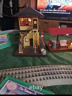 Lionel o gauge buildings- model trains