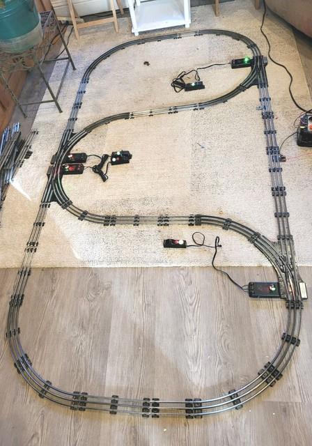 Model Train 031 Track Layout With Transformer, And 4 Remote Switches. Tested