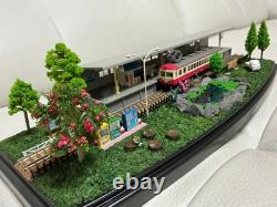 Model Train N Gauge Diorama Station Platform Scenery Clear Case Included #2d7bd3