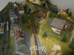 N Gauge DCC Layout 1.75m X 1m Complete And Good Working Condition