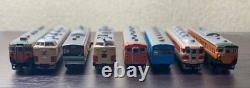 N Gauge Model Train 8 Car Set with Case