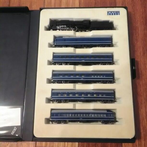 N-gauge Vintage Locomotive Collectible Model Train Display Piece N Scale