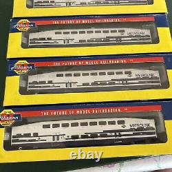 N Scale Bombardier METROLINK Train 4 Passenger 2 Engines ATHEARN