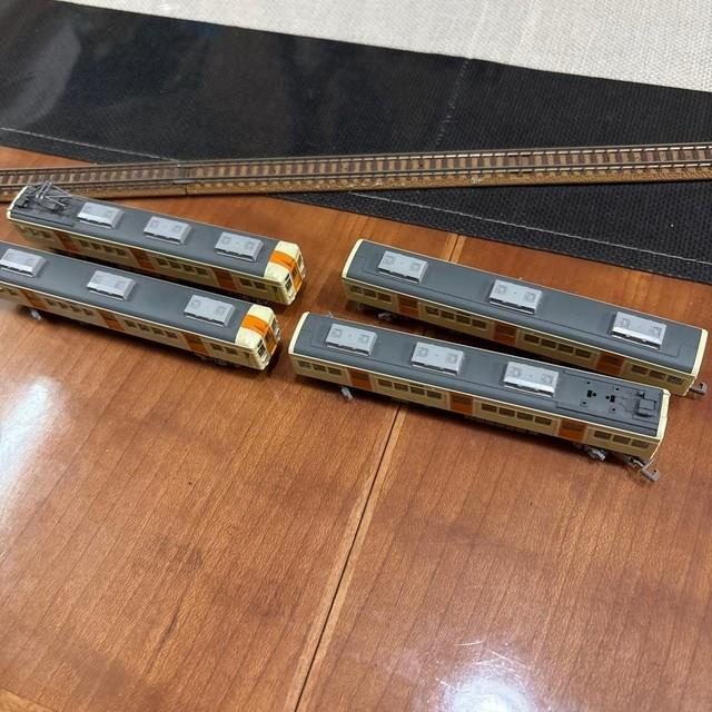 N Gauge Model Train 4 Cars & Rail Set #05a12e