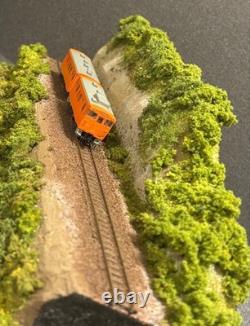 N gauge model train diorama with case #b32410