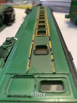 O Gauge Lionel 2400, 2401, 2402 Pass Cars Green, Coaches Sides Trucks Painted