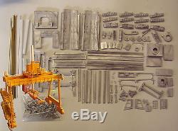 P&D Marsh N Gauge N Scale M10 Rail Mounted Gantry crane kit requires painting