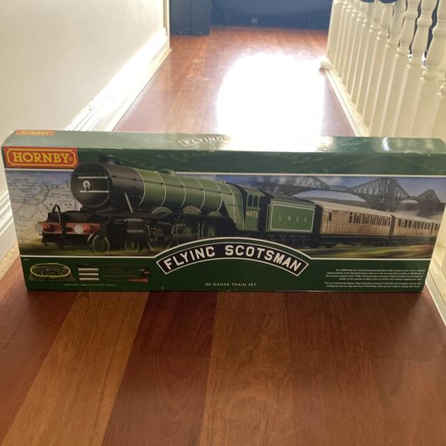 R1255 Hornby The Flying Scotsman 176 Scale 00 Gauge Model Train Set Railway