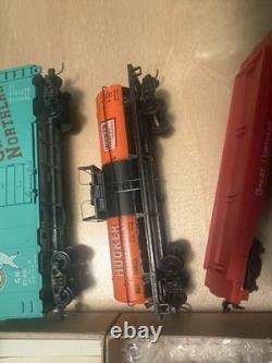 Roundhouse HO Gauge Model Train Cars Mixed Lot