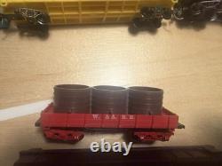 Roundhouse HO Gauge Model Train Cars Mixed Lot