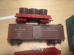 Roundhouse HO Gauge Model Train Cars Mixed Lot