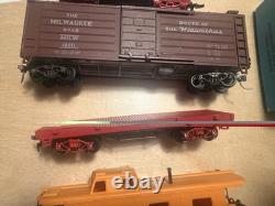 Roundhouse HO Gauge Model Train Cars Mixed Lot