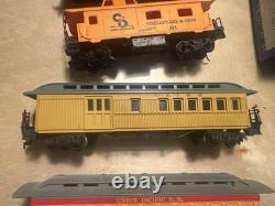 Roundhouse HO Gauge Model Train Cars Mixed Lot