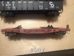 Roundhouse HO Gauge Model Train Cars Mixed Lot