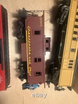 Roundhouse HO Gauge Model Train Cars Mixed Lot
