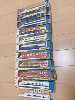 Train N-Gauge Die-Cast Scale Model 7 Cars Train N-Gauge Die-Cast Scale Model 7 Cars