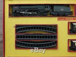 Triang Railways Hornby RS3 OO Gauge Train Set Britannia Loco & Coaches Boxed
