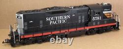 USA Trains R22117 Southern Pacific BlackWidow GP-9 Diesel Engine G-Gauge LNIB