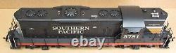 USA Trains R22117 Southern Pacific BlackWidow GP-9 Diesel Engine G-Gauge LNIB