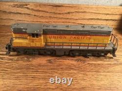 Union Pacific Diesel Locomotive Engine 372 Gilbert S Gauge Train American Flyer