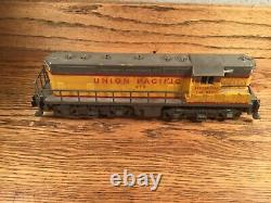 Union Pacific Diesel Locomotive Engine 372 Gilbert S Gauge Train American Flyer