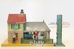 VINTAGE PRE-WAR BING 4-4-0 0-GAUGE INTERNATIONAL TRAIN SET With COUNTRY STATION