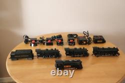 Vintage O Gauge & HO Gauge Train Cars + Track & Accessories Mixed Lot