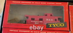 Vintage TYCO 1960's HO Gauge Model Train Set Santa Fe Shifter II Lighted 7 Cars