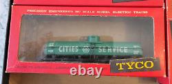 Vintage TYCO 1960's HO Gauge Model Train Set Santa Fe Shifter II Lighted 7 Cars